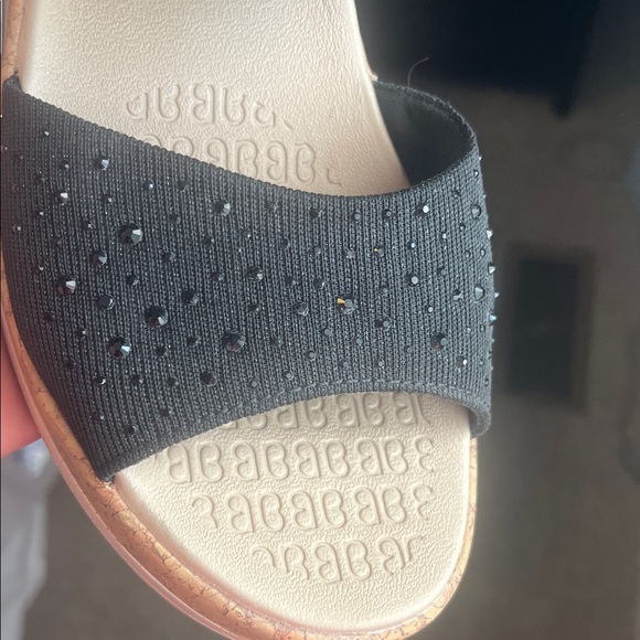 Bzees Black Women's Sandals with beaded Detail - Picture 10 of 10